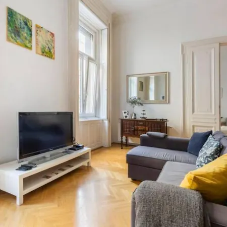 Berchtold Palace - Spacious, Bright, - Ac Apartment Budapest