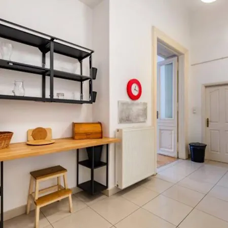 Berchtold Palace - Spacious, Bright, - Ac *