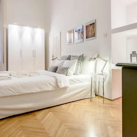 Apartment Bourgeois Elegance In The Heart Of