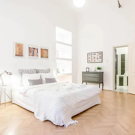 Bourgeois Elegance Downtown- 2 Br- 2 Bath- Ac * 부다페스트