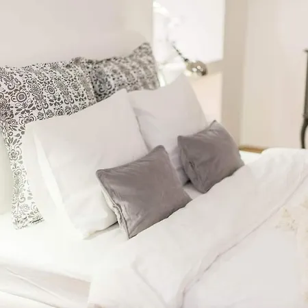 Апартаменты Bourgeois Elegance In The Heart Of *