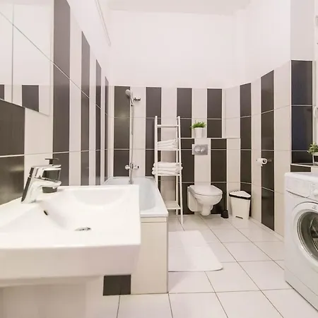 Апартаменты Bourgeois Elegance In The Heart Of