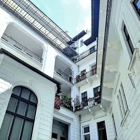 아파트 Bourgeois Elegance Downtown- 2 Br- 2 Bath- Ac