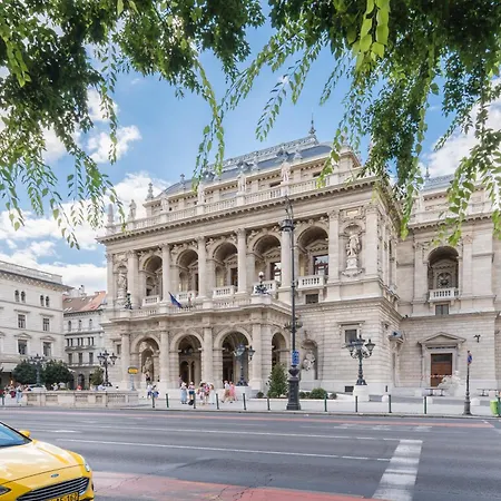 Bourgeois Elegance Downtown- 2 Br- 2 Bath- Ac 아파트 *