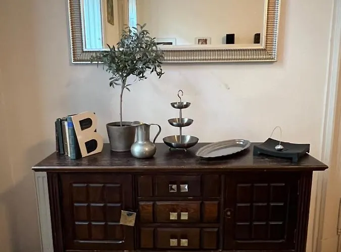 Berchtold Palace - Spacious, Bright, - Ac Appartement *