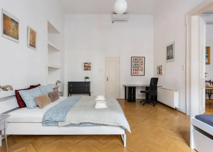 Berchtold Palace - Spacious, Bright, - Ac *