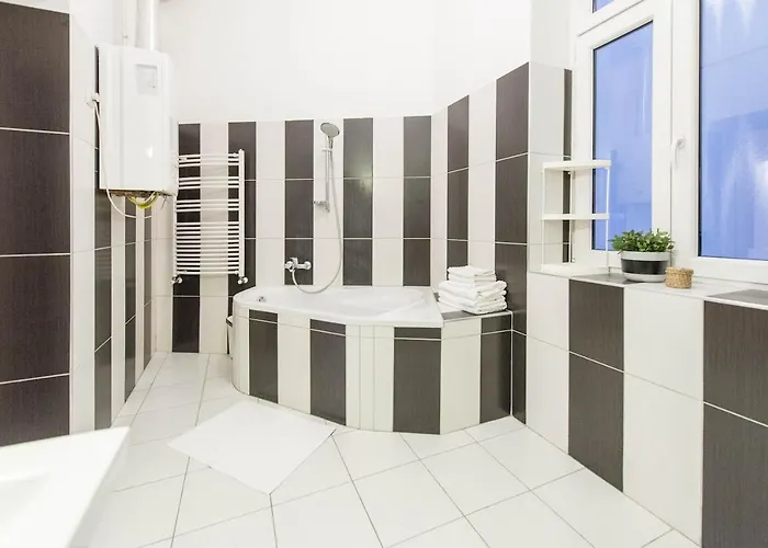 Berchtold Palace - Spacious, Bright, - Ac Apartmán *