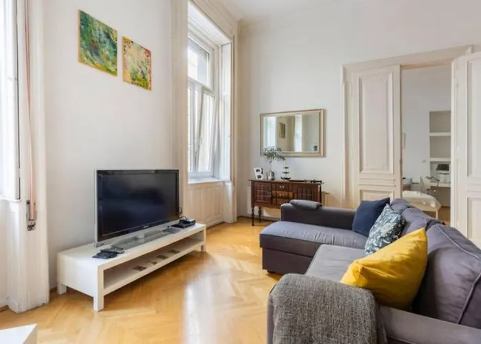 Berchtold Palace - Spacious, Bright, - Ac Apartmán Budapešť