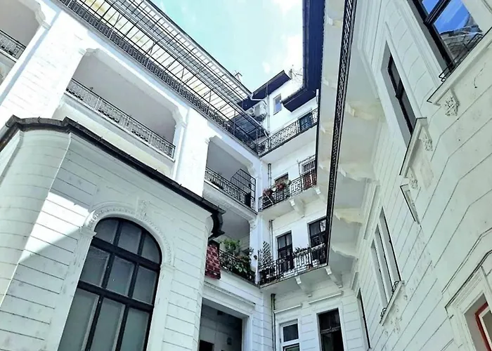 Daire Berchtold Palace - Spacious, Bright, - Ac
